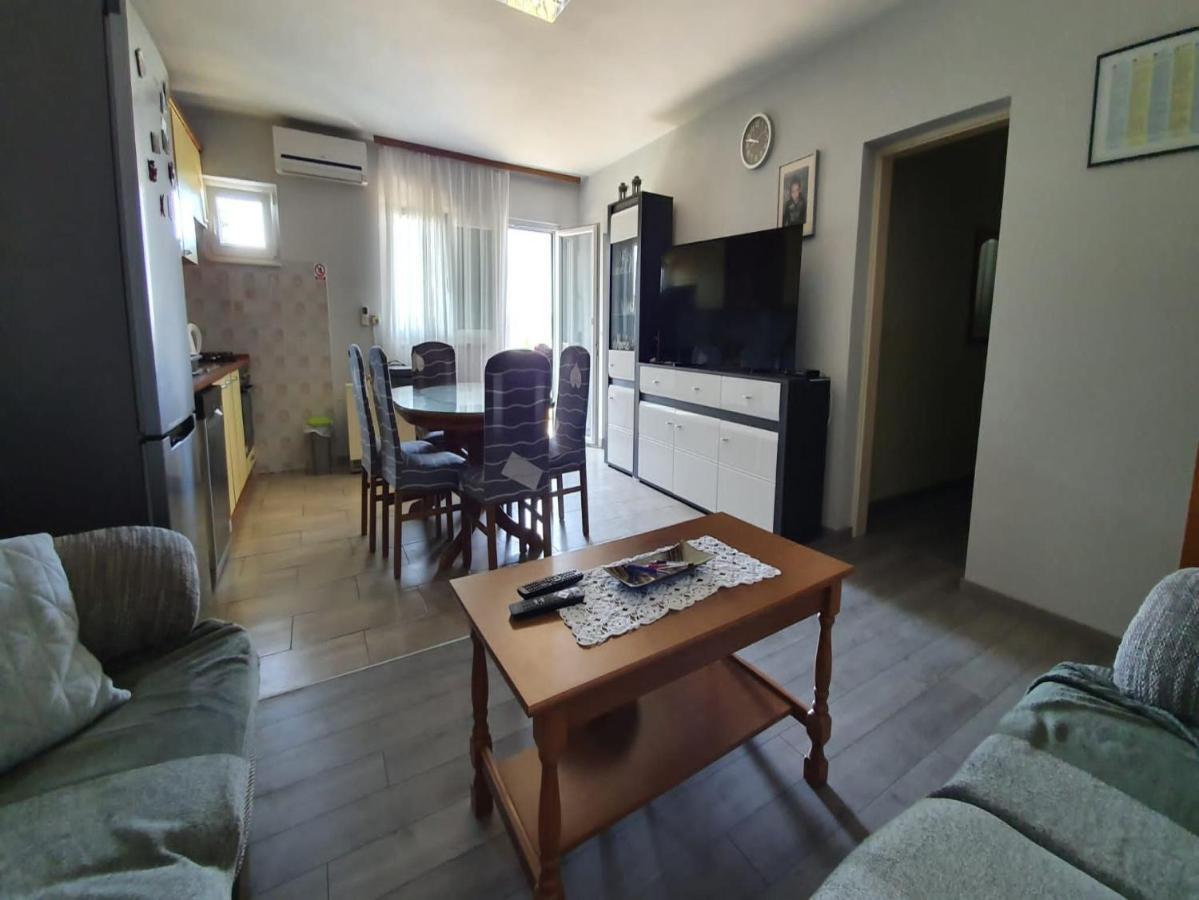 Apartment Miro Kaštela Kültér fotó